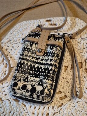 SAKROOTS Zip-Around Crossbody Card Wallet Purse Wristlet 3x5” Phone Carrier